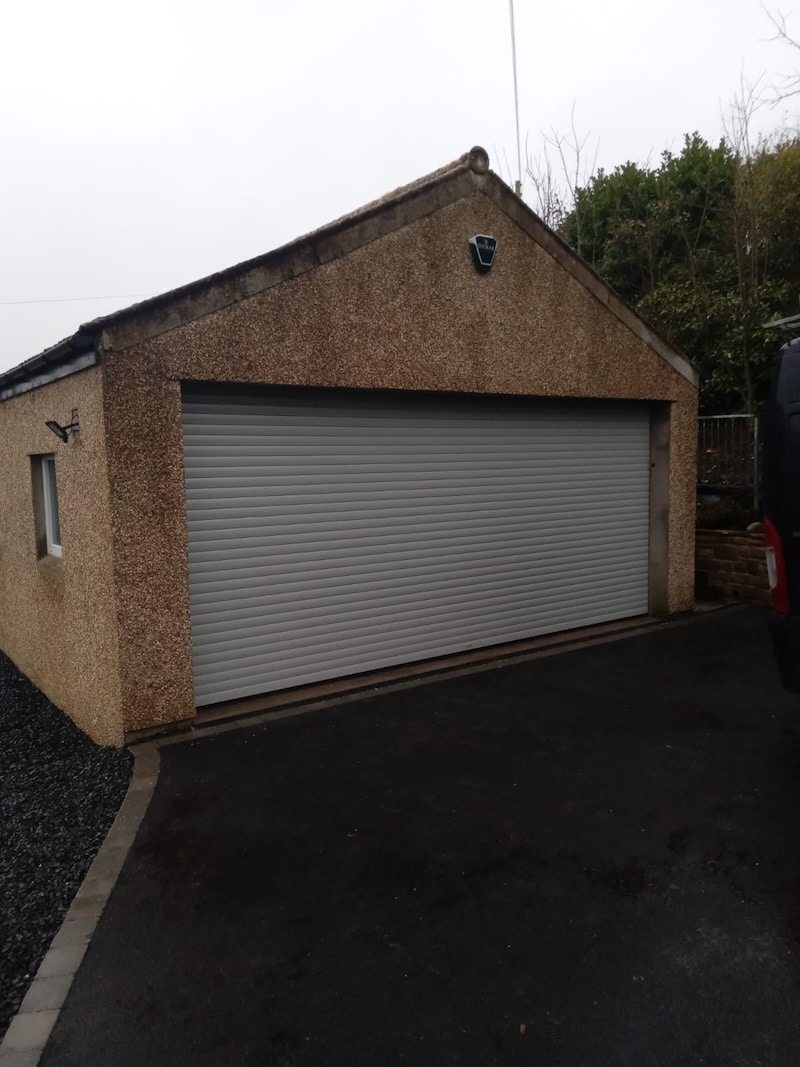 (c) Ukdoorsandshutters.co.uk